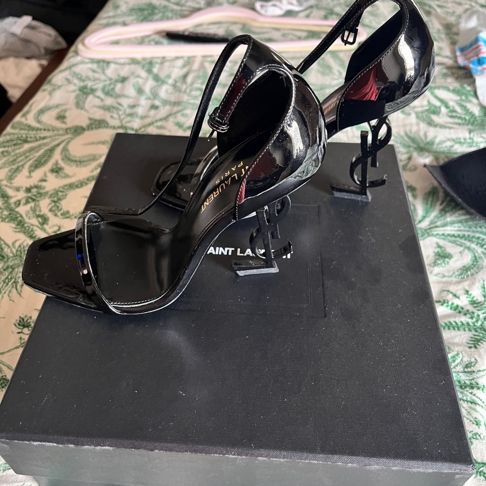 36.5 black patent leather opyum Saint Laurent heels